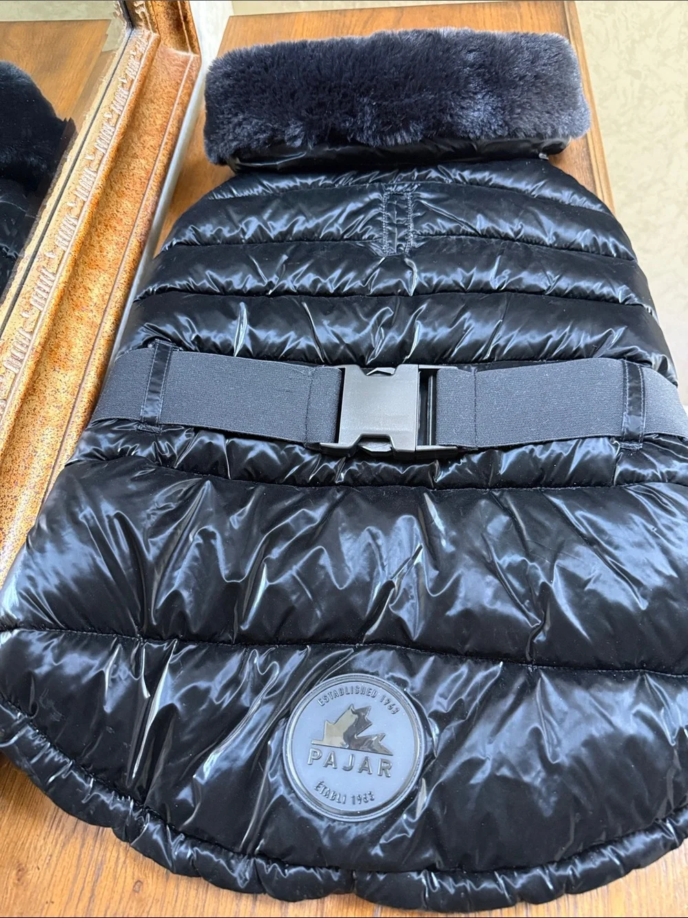 Pajar Dog Black Quilted Puffer Vest/Jacket with Faux Fur Collar and Belt. Size L
